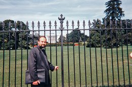 Na studijní cestě před Bílým domem ve Washingtonu (USA 1994)
