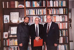 S Peterem Ludwigem Bergerem a Michaelem Novakem po společné přednášce na American Enterprise Institut ve Washingtonu (1994)