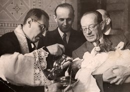 Křest Tomáše Halíka v porodnici u sv. Apolináře (červen 1948)